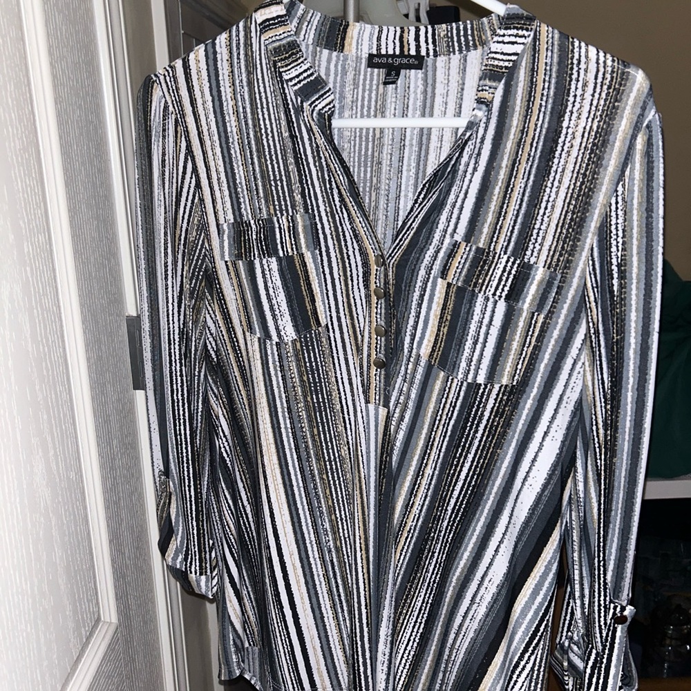 cute comfy half button top